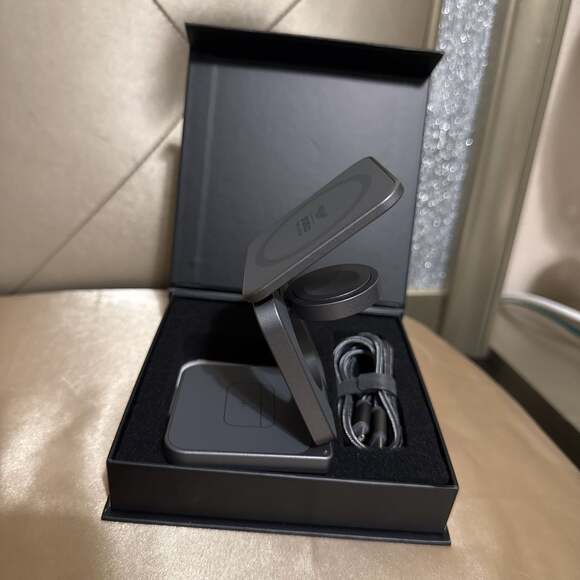 Aston Martin Aramco Formula One Team Official  travel charging station - Picture 5 of 6